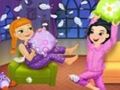 Игра Безумная битва подушками на вечеринке с ночевкой онлайн