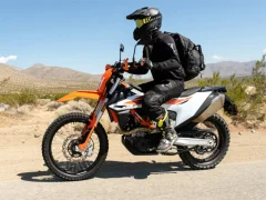 Игра Dirt Motorbike Slide онлайн
