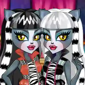 Игра Monster High Ear Doctor онлайн