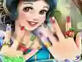 Игра Snow White Nails онлайн