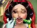 Игра Snow White Real Dentist онлайн