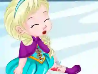 Игра Elsa Skating Injuries онлайн