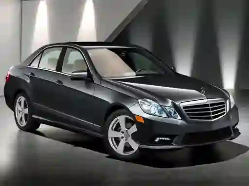 Игра E-Class Sedan Puzz онлайн