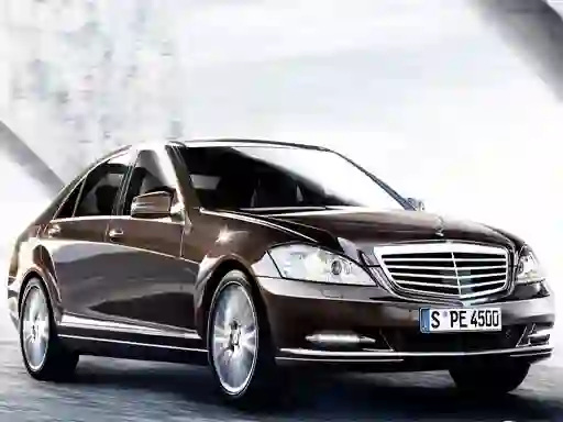 Игра Luxury Sedan Suzzle онлайн