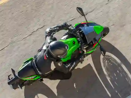 Игра Kawasaki Ninja 650 онлайн