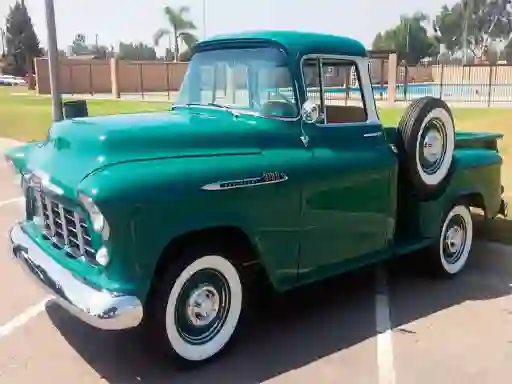 Игра Classic Trucks Puzzle онлайн