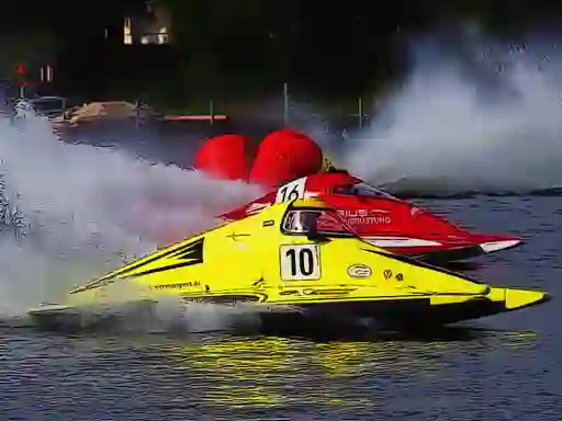 Игра Motor Racing Boat онлайн