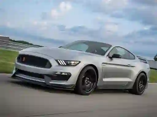 Игра Mustang Shelby Puzzle онлайн