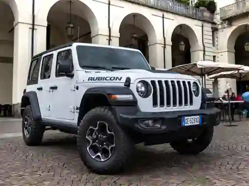 Игра Jeep Wrangler 4xe Slide онлайн