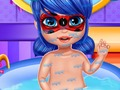 Игра Леди Баг малышка в душевой онлайн